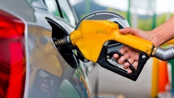 Motorine zam, LPG’ye indirim haberi duyuruldu: Araç sahiplerinin masrafları katbekat artacak! Güncel akaryakıt fiyatları…