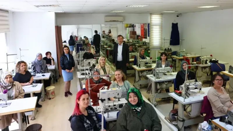  Çankaya Belediyesi'nden kadınlara e-ticaret eğitimi