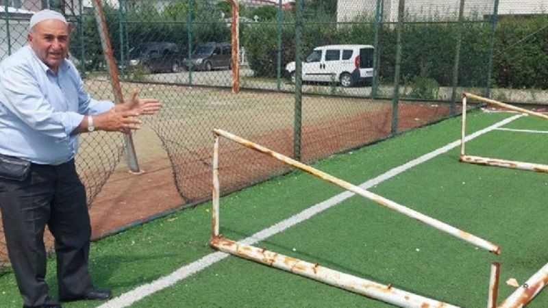 Kale Direği Üzerine Devrildi 4 Yaşındaki Çocuk Hayatını Kaybetti