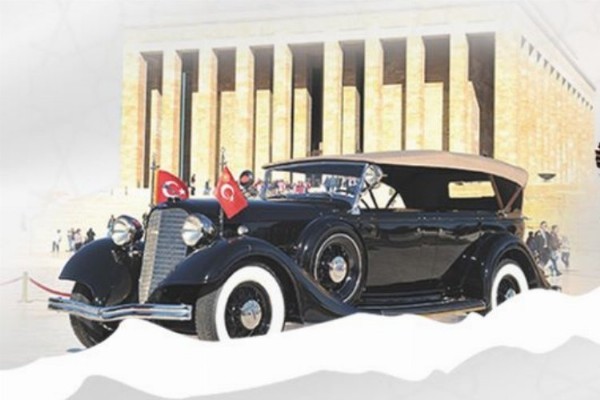  Atatürk'ün makam otosunun replikası İzmit’te