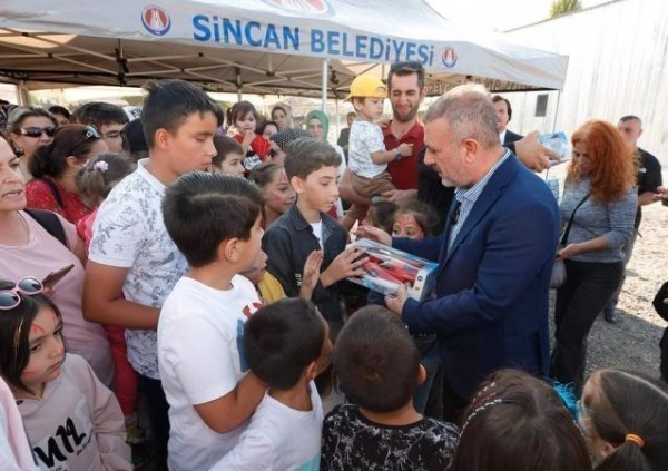 Sincan Belediyesi, çölyaklı vatandaşlar için özel piknik düzenledi