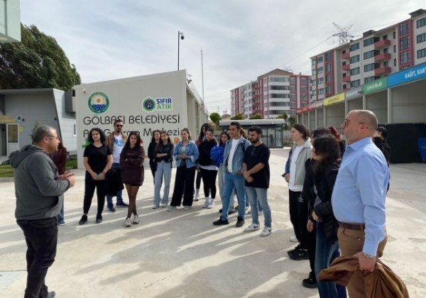 Ankara'da ki, Üniversite öğrencilerinden Atık Getirme Merkezi’ne ziyaret