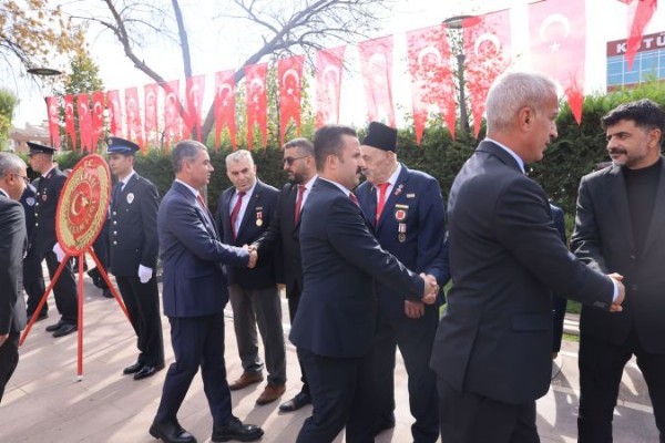 Gölbaşı'nda Cumhuriyet Bayramı'nın 100'üncü yıl dönümü resmi törenle kutlandı