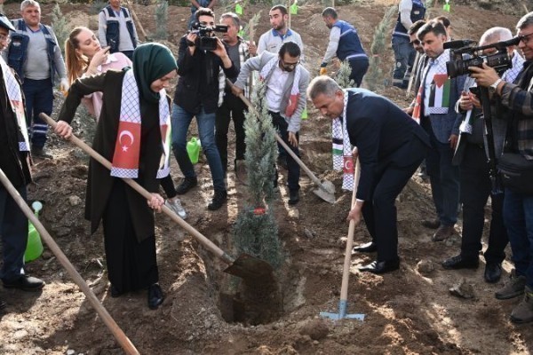 Ankara'da, Filistin'de Şehit Olan Gazeteciler İçin Hatıra Ormanı oluşturuldu