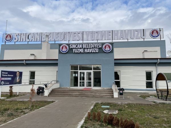  Sincan Belediyesi havuzlarına yoğun talep