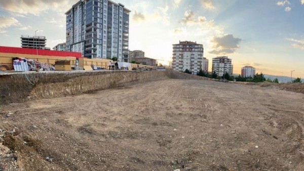 Pursaklar'da Yeni Pazar Alanı İçin İlk Kazma Vuruldu