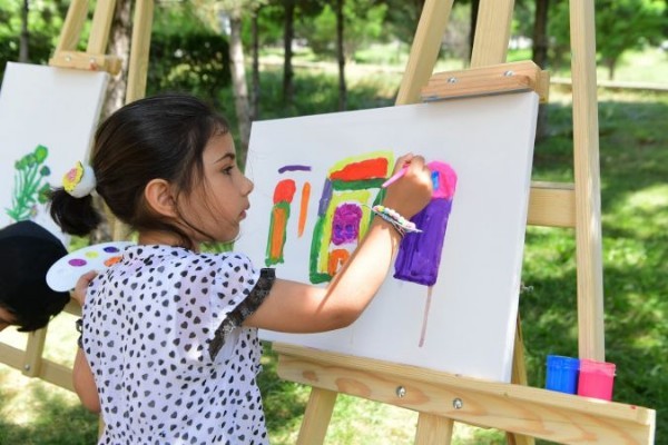 Mamaklı Minikler Tablolarını Tasarladı!