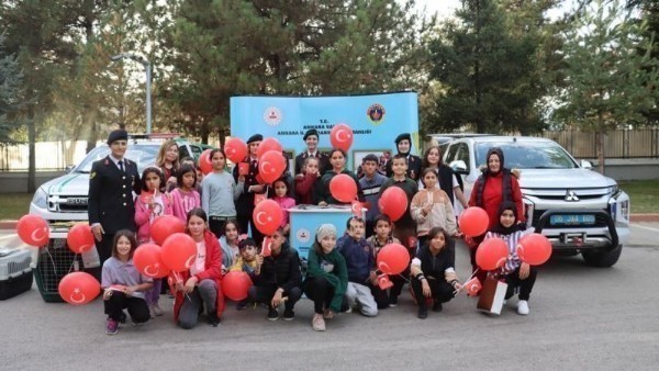 Ankara'da öğrenciler, jandarma ağabey ve ablalarını ziyaret ettiler!