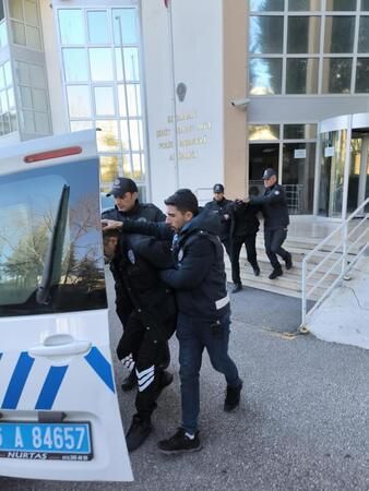  Etimesgut'ta narkotik operasyonu: Uyuşturucu satıcısı suç üstü yakalandı!