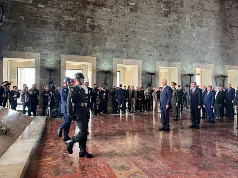   Devlet erkanı Anıtkabir’i ziyaret etti!