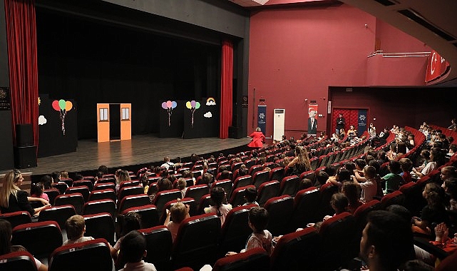  Başkan Çerçioğlu Çocukları Tiyatro ile Buluşturdu