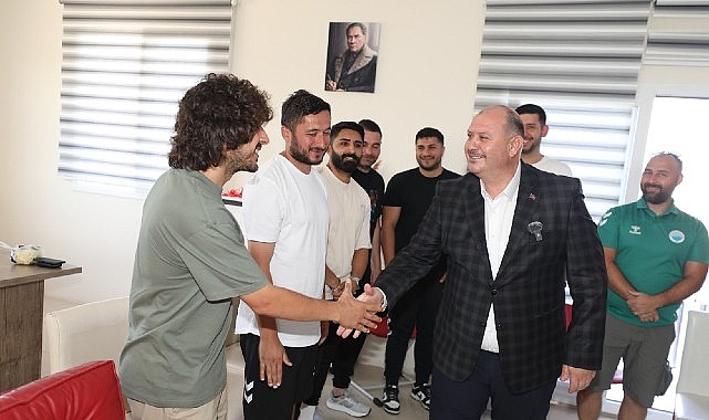 Menderes'te Bayramlaşma Coşkusu Yaşandı