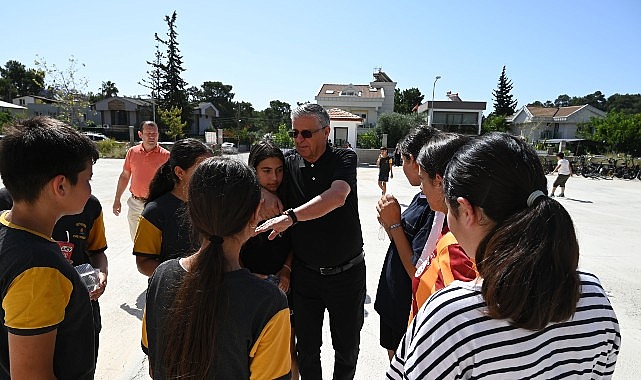 Başkan Topaloğlu, Kermeste Öğrencilerle Buluştu!