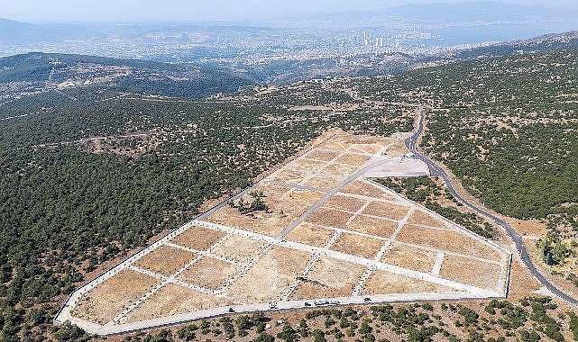 İzmir'de 25 Bin Kapasiteli Yeni Mezarlık Açıldı