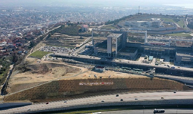  Kocaeli'de Yeşil Gelecek için 200 Ağaç Dikildi!