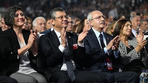 CHP'nin Genel Başkanı belli oldu 812'ye 536 kazandı