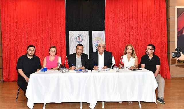  Çiğli'de Memurları Sevindiren İmza