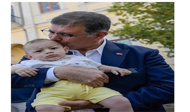 İzmir'e Yeni Sembol: Doğu Çınar Dikimi Yapıldı