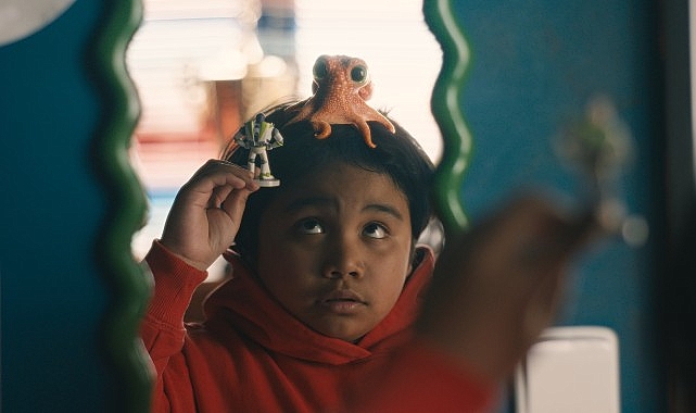  Disney, Ünlü Yönetmen Taika Waititi ile Hazırladığı Yürek Isıtan Bir Kısa Film Yayınladı