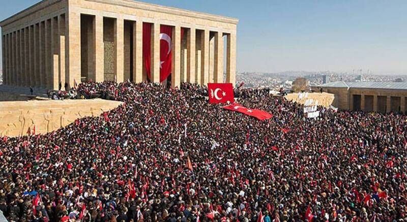  Anıtkabir, 23 Nisan'da 111 bin ziyaretçiyi ağırladı