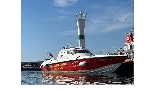 Ege'de Gemide Yaralanan Adam Deniz Ambulansıyla Kurtarıldı