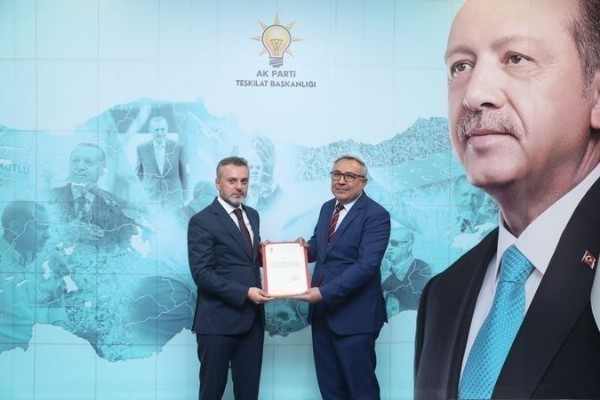  Şereflikoçhisar AK Parti İlçe Başkanlığına Levent Sarıkaya atandı