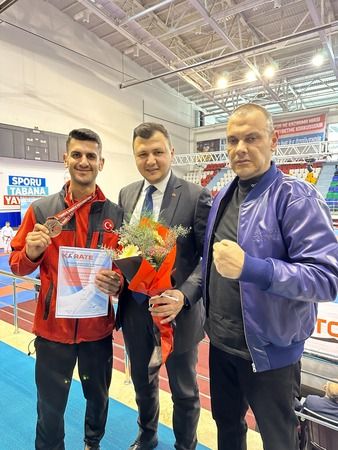 Etlik Ülkü Ocakları Başkanı Kerim Yazıharman ve iş insanı İbrahim Murat Gündüz'den sporculara destek ziyareti!