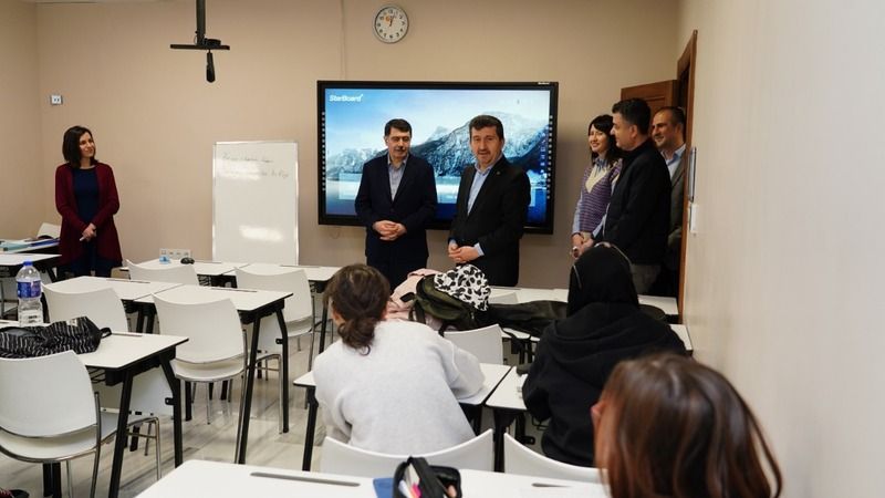 Ankara Valisi Vasip Şahin ASBÜ’yü ziyaret ederek öğrencilerle bir araya geldi