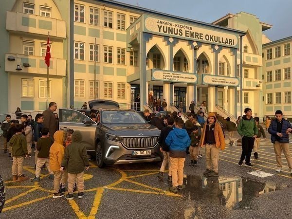  Av. Fatih Ünal, Yerli Malı haftasında gençlere milli gurur TOGG'u tanıttı!