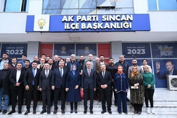 Ulaştırma ve Altyapı Bakanı Uraloğlu, Sincan Belediye Başkanı Murat Ercan'ı ziyaret etti