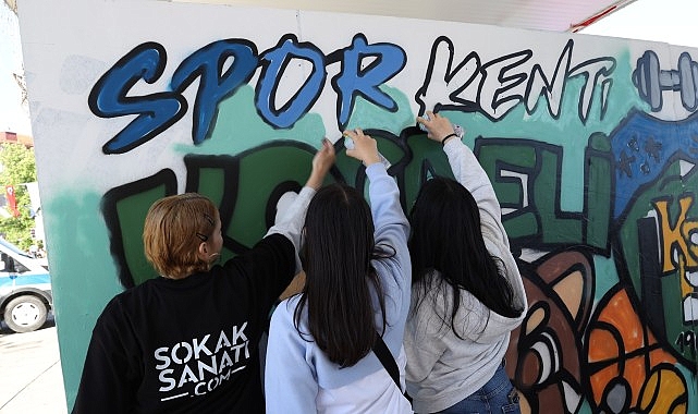 Gençler Renkli İmzasını Grafitide Bırakıyor!