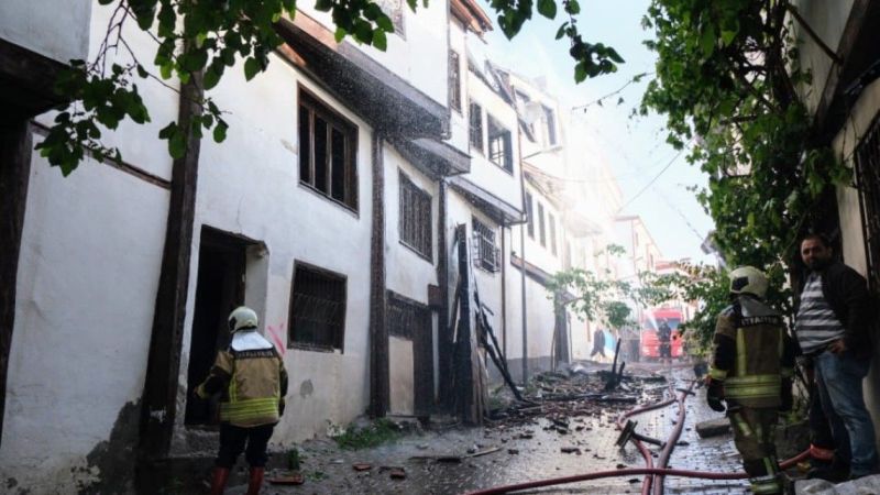 Beypazarı'nda tarihi evlerin bulunduğu mahallede yangın çıktı! 5 konak kül oldu