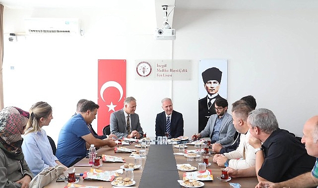 Yeni Semt Sahası Mediha Hayri Çelik Lisesi'ne Kazandırılıyor