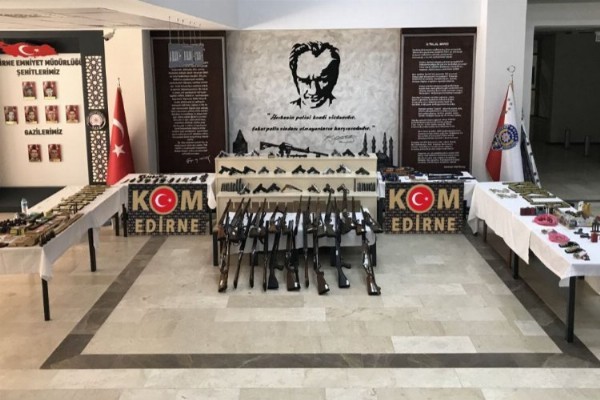  'Kukla 22'de 9 tutuklama