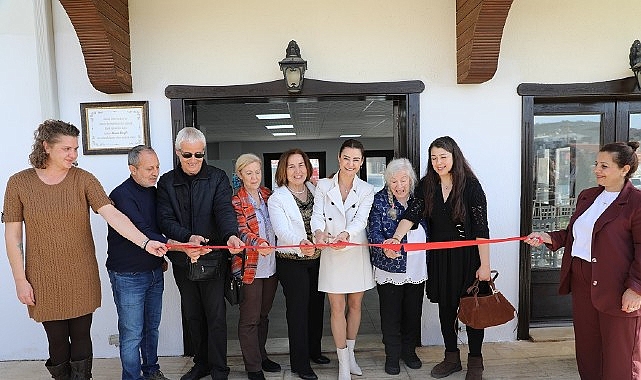 Menderes'te Heykel Sergisi Sanatseverlerle Buluştu