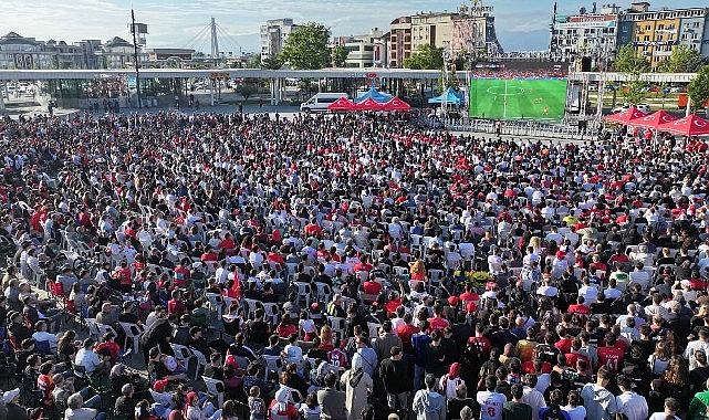 Kocaeli'de Dünya Kupası Coşkusu Dev Ekranda!