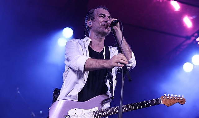  Mor ve Ötesi İstanbul Festivali sahnesini salladı!