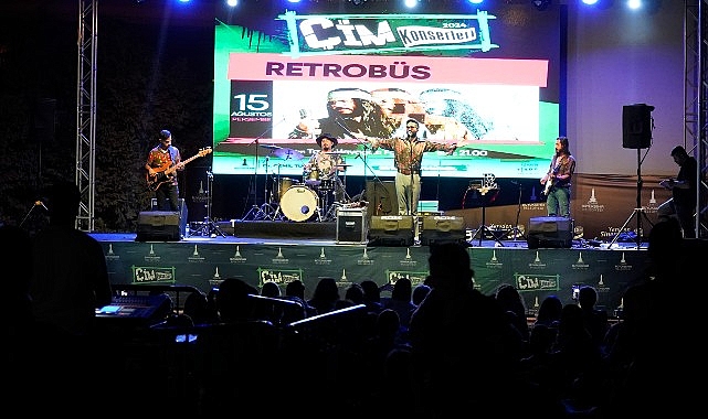  Retrobüs, Çim Konserleri'nde eğlenceyi doruğa çıkardı