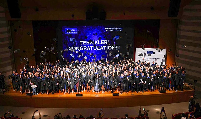  Sabancı Üniversitesi, profesyonel yüksek lisans programı 2024 mezunlarını verdi