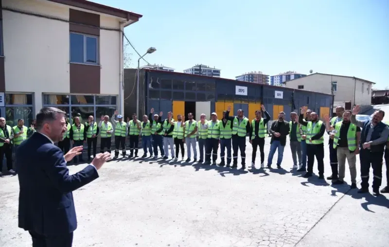 Başkan Çetin, Pursaklar Belediyesi personelleri ile bayramlaştı