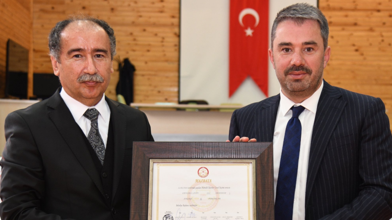 Pursaklar Belediye Başkanı Ertuğrul Çetin mazbatasını aldı!