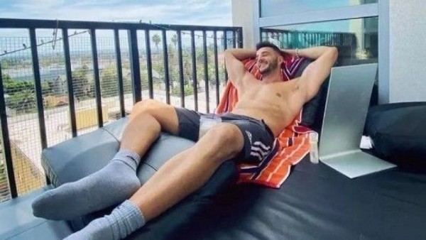 Gökhan Özen seneler sonra sessizliğini bozdu! Üstsüz paylaşımı olay yarattı: Geri dönüyor!