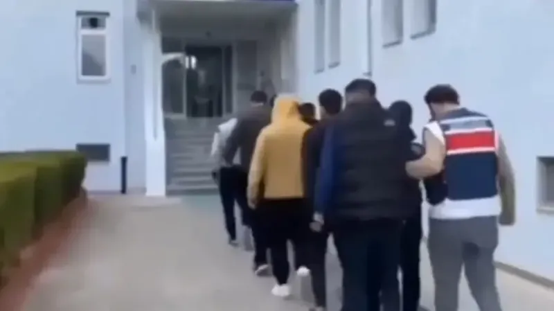 Ankara merkezli 18 ilde dolandırıcılara yönelik “SİBERGÖZ-30” operasyonu