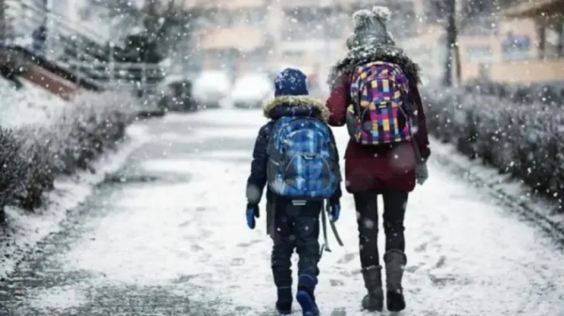 Ankara'da kar yağışı etkisini artırdı! Yarın okullar tatil olacak mı?