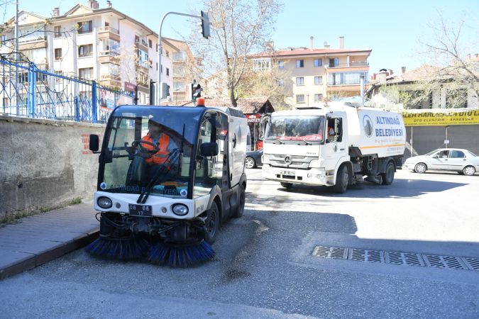 Altındağ'da temizlik çalışmaları son gaz devam ediyor