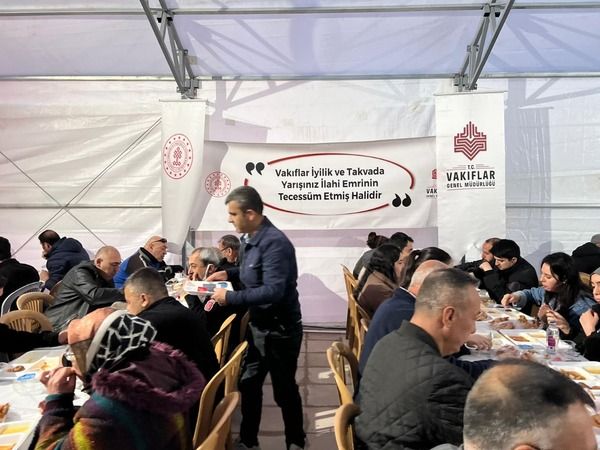 Ankara Vakıflar Bölge Müdürlüğü iftar sofralarını kurdu!