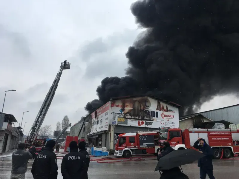 Ankara Demirciler Sitesinde korkutan yangın !